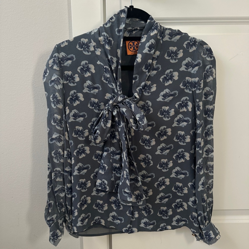 Tory Burch Light Gray Floral Long Sleeve Blouse with Tie Size 0